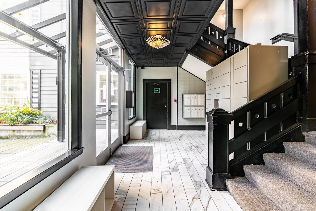 Madison View Apartments lobby